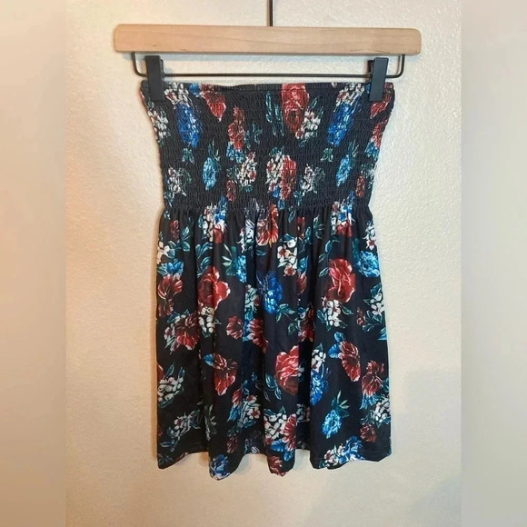 ChicMe Smocked Floral Tube Top Size Large - Picture 1 of 3